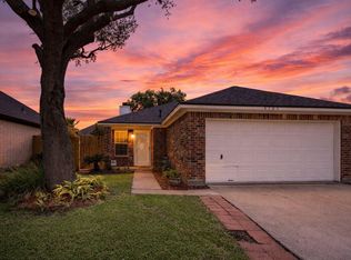 4705 Meadowood Dr, Baytown, TX 77521