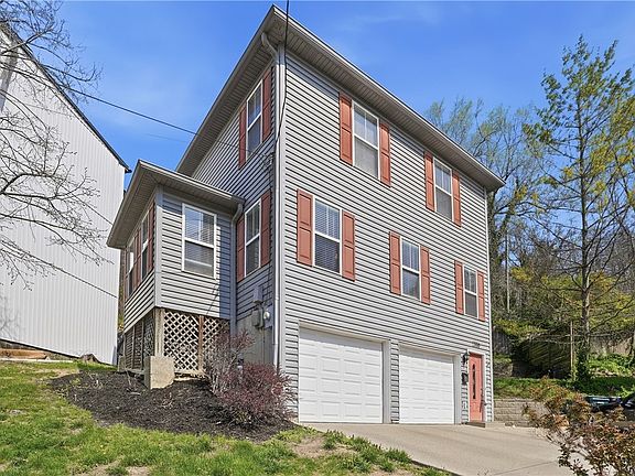 3rd image of 2580 Riverside Dr