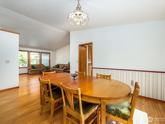 3rd image of 1218 SE Wickie Place