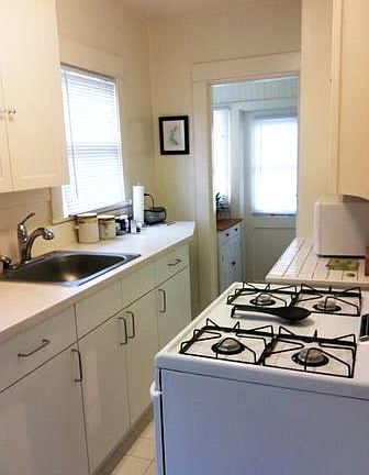 4th image of 2618 1/2 A St