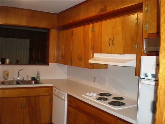 5th image of 2515 Avenue E