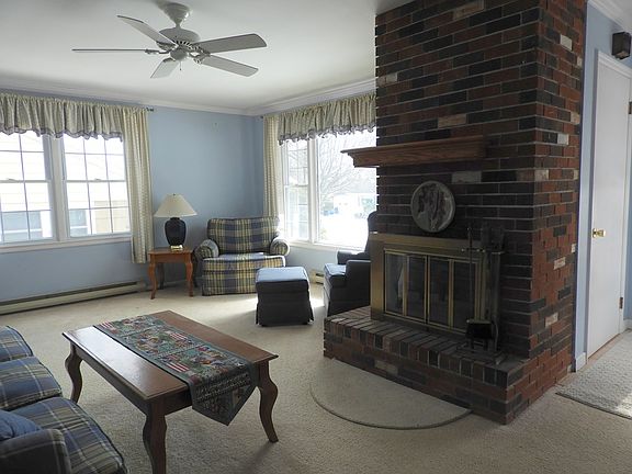 4th image of 8 Holland Ave