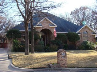 6736 Parkwood Dr, North Richland Hills, TX 76182