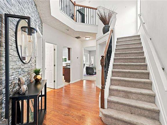 5th image of 620 Oleander Way