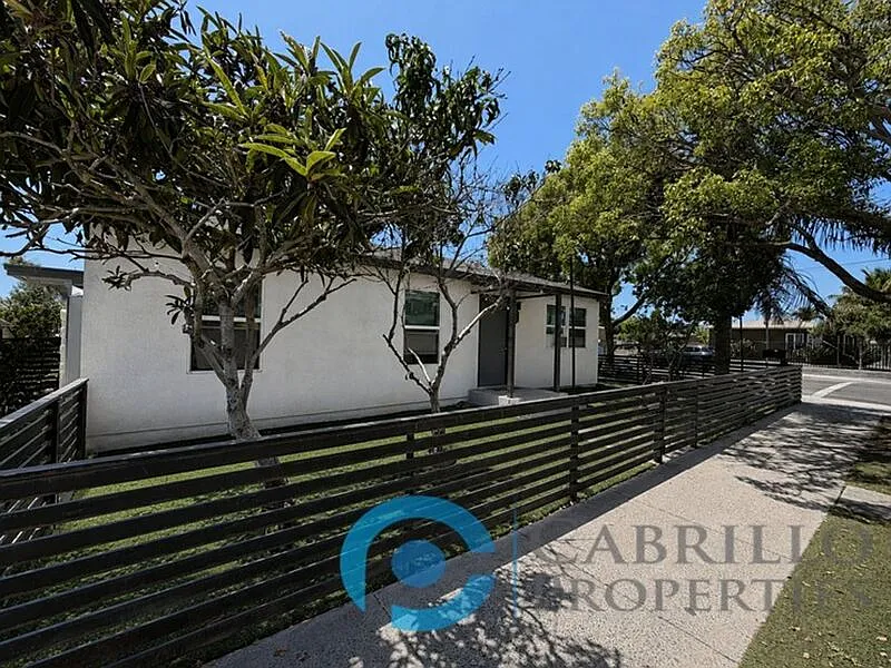 2 bed, 1.0 bath, $2,900 — Photo 4