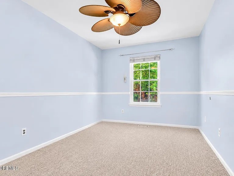 4 Lisa Ct — Photo 15