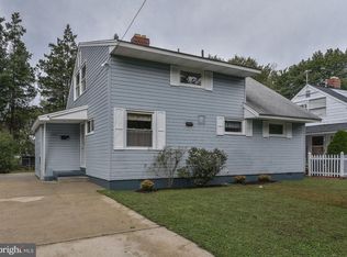 320 Broadwood Dr, Rockville, MD 20851