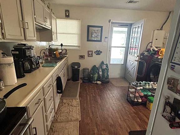 3rd image of 5113 Sherbrooke Rd