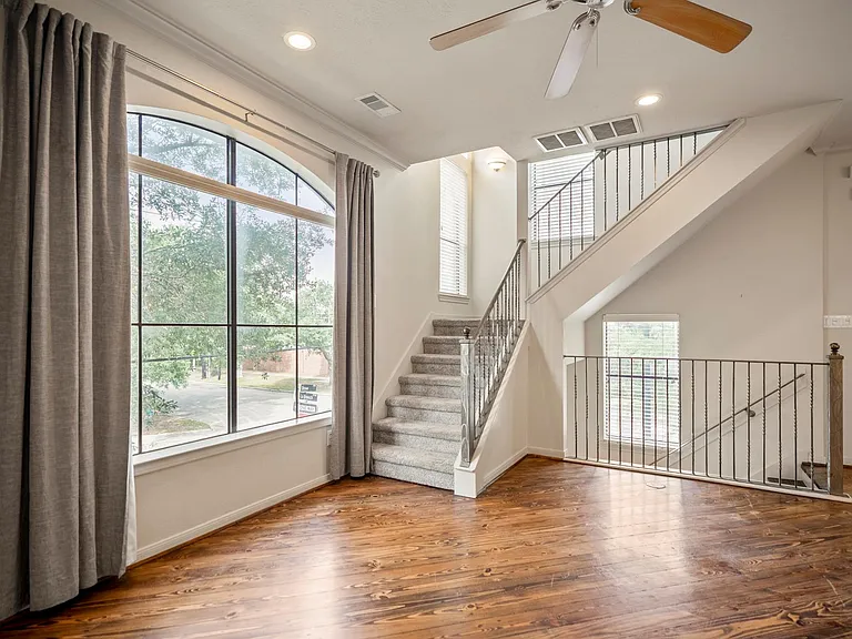 2719 La Branch St — Photo 18