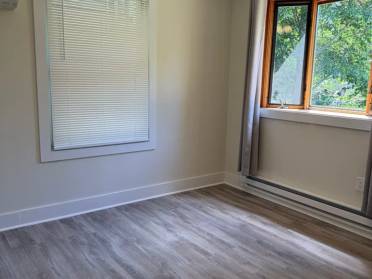122 Zelus St — Photo 12
