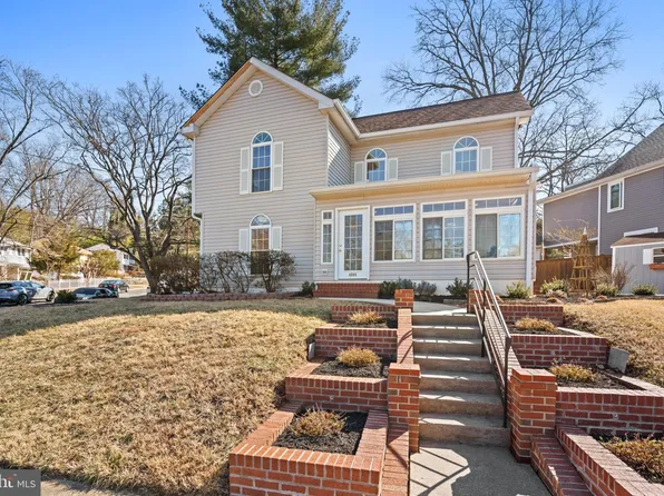 4006 Halsey Ct, Kensington, MD 20895