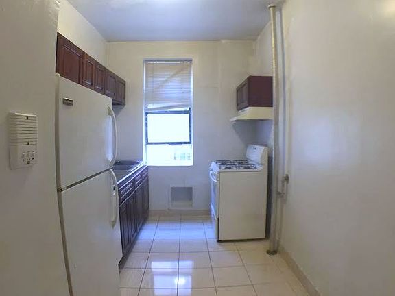 4th image of 618 Academy St APT 3F