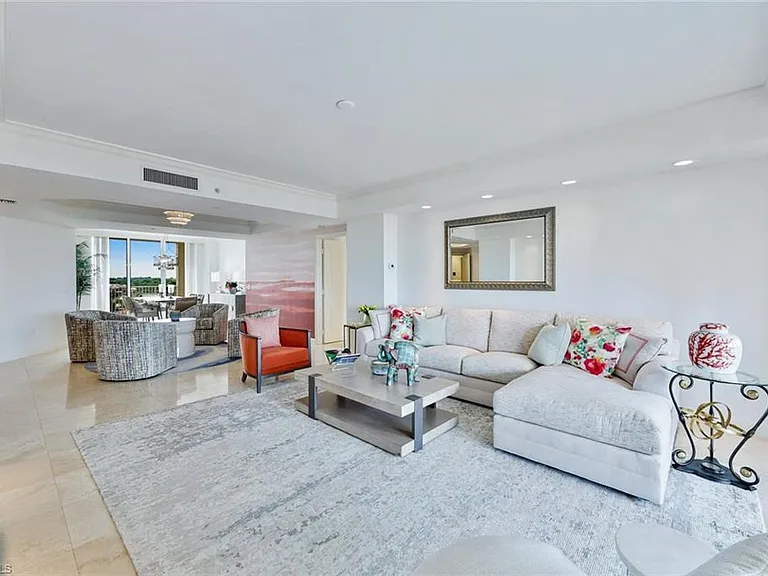 6597 Nicholas Blvd #705 — Photo 7