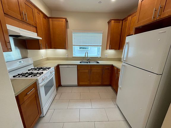 3rd image of 721 Stoneman Ave Unit A