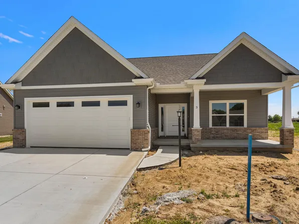 3 Forest Ct, Monticello, IL 61856