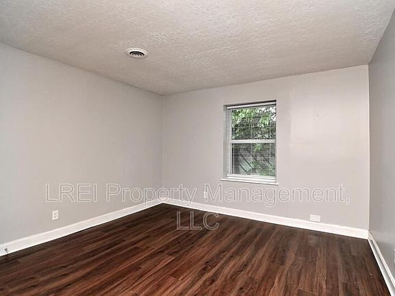 4th image of 2325 Rodman St