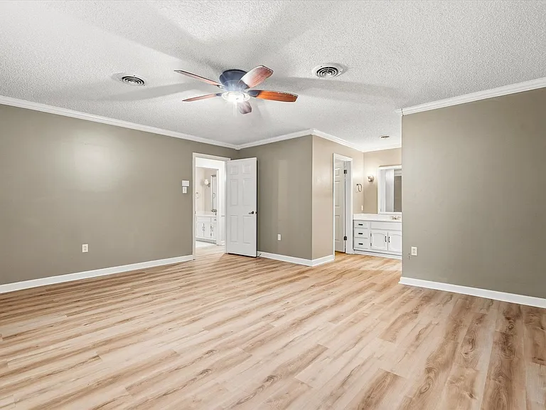 1610 Hillcrest Dr — Photo 19