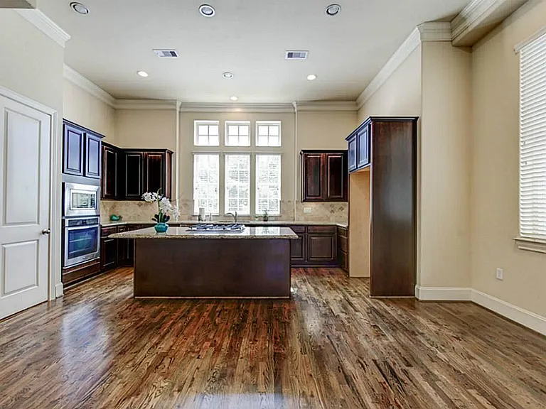 6310 Grand Blvd — Photo 11
