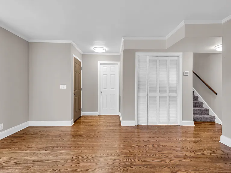 217 Westfield Dr — Photo 3