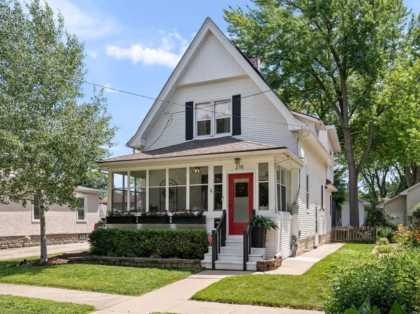 216 E High St, Sycamore, IL 60178