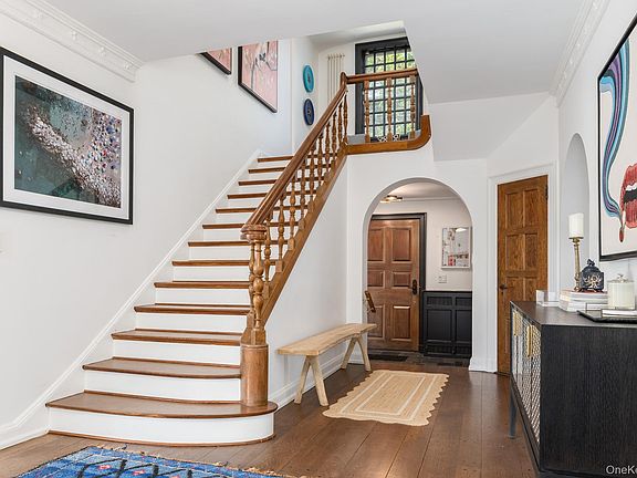 3rd image of 8 Rittenhouse Road