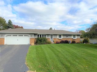 3374 Shelburne Dr, Rockford, IL 61109