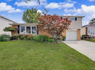 42 Leni Ln, Cheektowaga, NY 14225