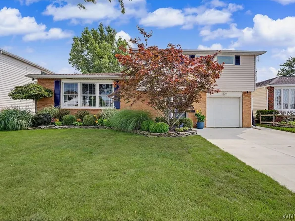 42 Leni Ln, Cheektowaga, NY 14225