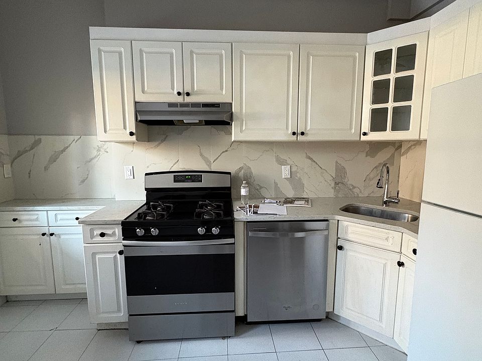 1st image of 426 Kennedy Blvd Floor 1
