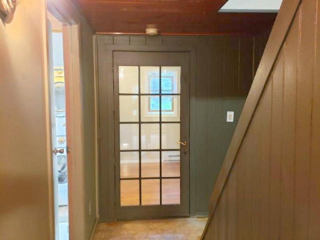  Hallway To Back Room (Bathroom And Laundry On Left)