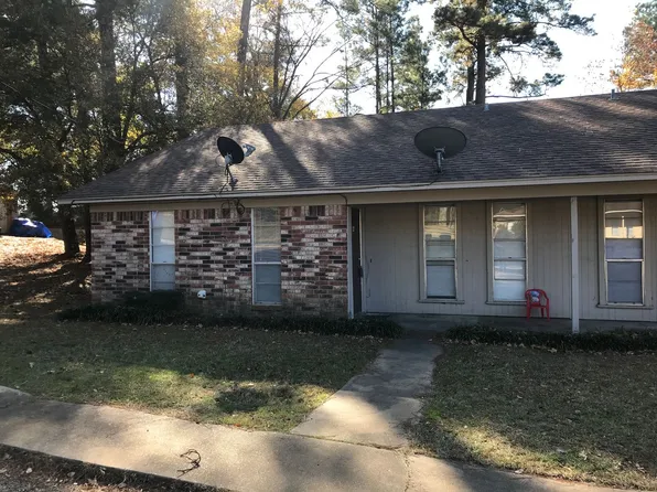 4 Broadway Ct, Longview, TX 75604