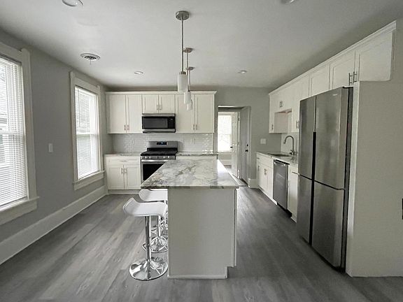 4th image of 2144 W 38th St #Up