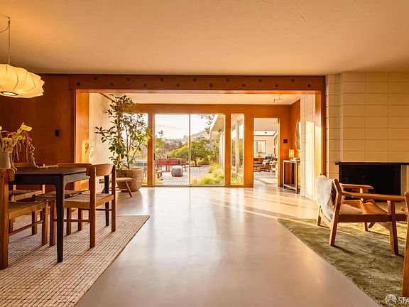 4th image of 190 Amber Dr