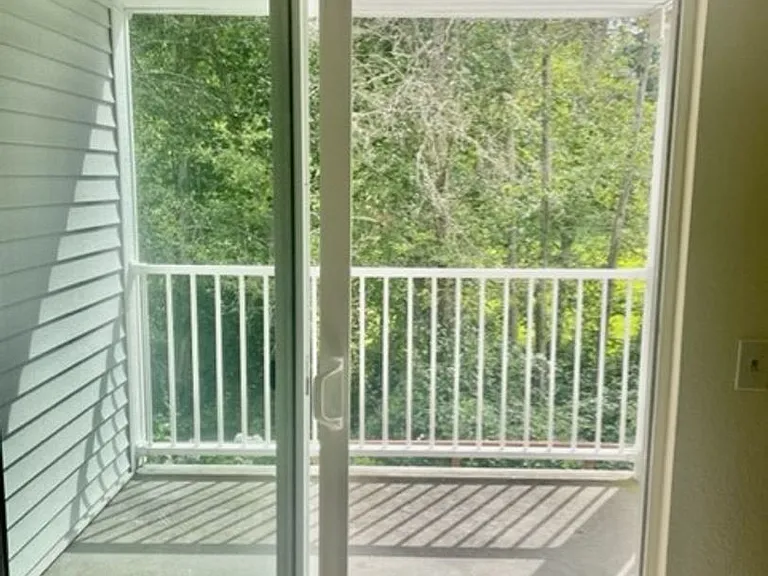 12740 NE 10th Pl #E202 — Photo 13