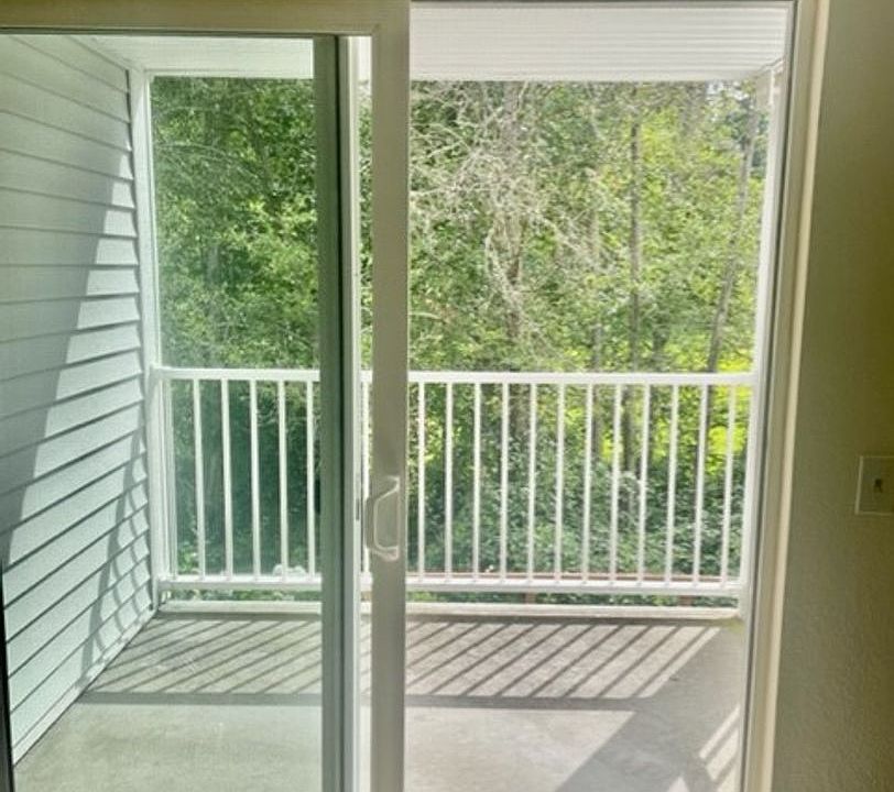1st image of 12740 NE 10th Pl APT E202