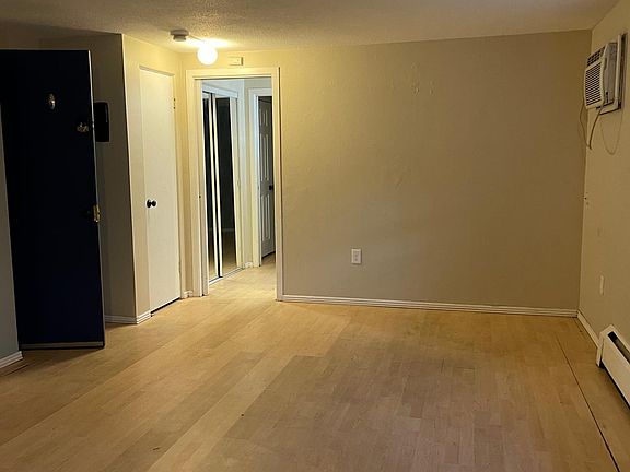 4th image of 1550 Detroit St Unit 103