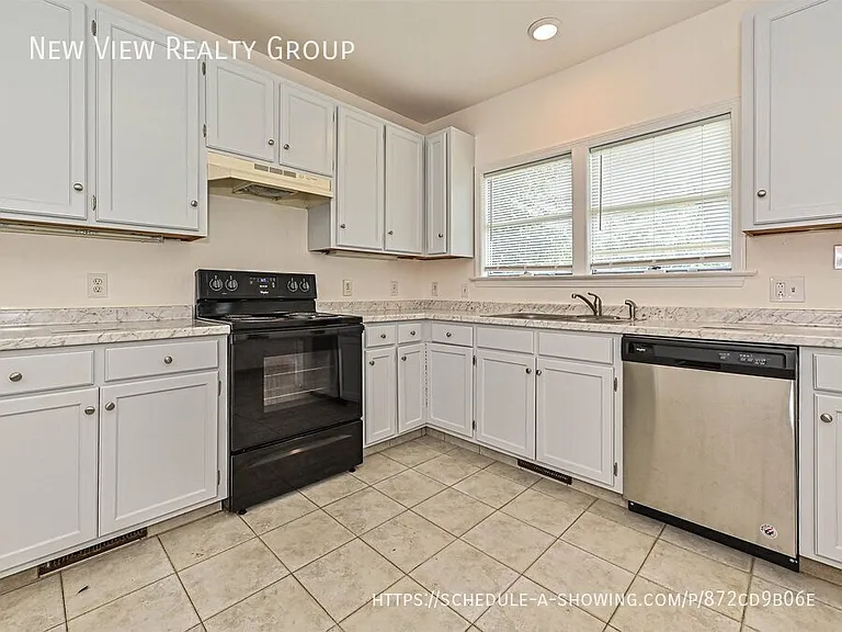 610 N Pear St — Photo 10