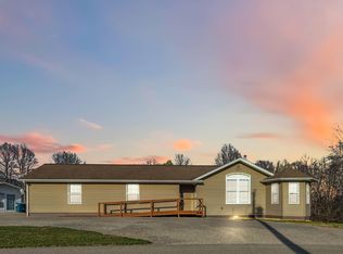 440 Hendricks Creek Rd, Burkesville, KY 42717