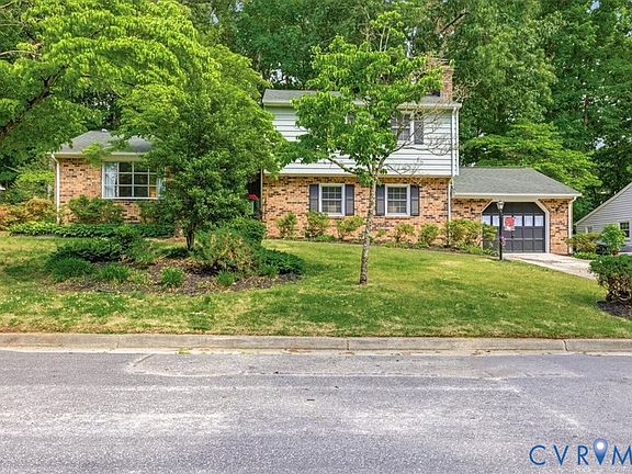 3rd image of 105 Flintlock Dr