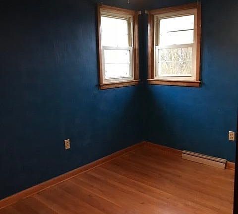 3rd image of 404 Sycamore Ave