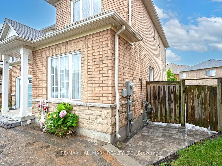 77 Wheelwright Dr #BASEMENT — Photo 2