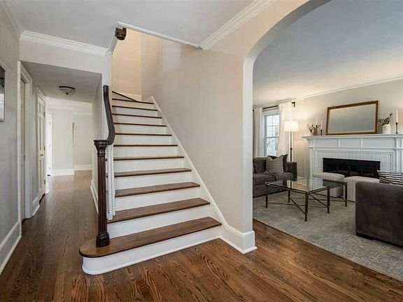 4th image of 817 Paris Ave