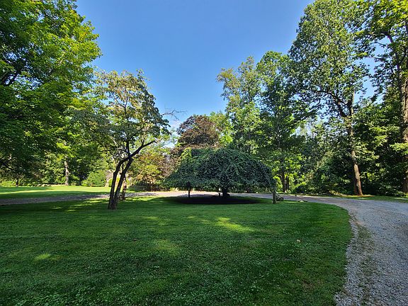 3rd image of 17738 Raven Rocks Rd