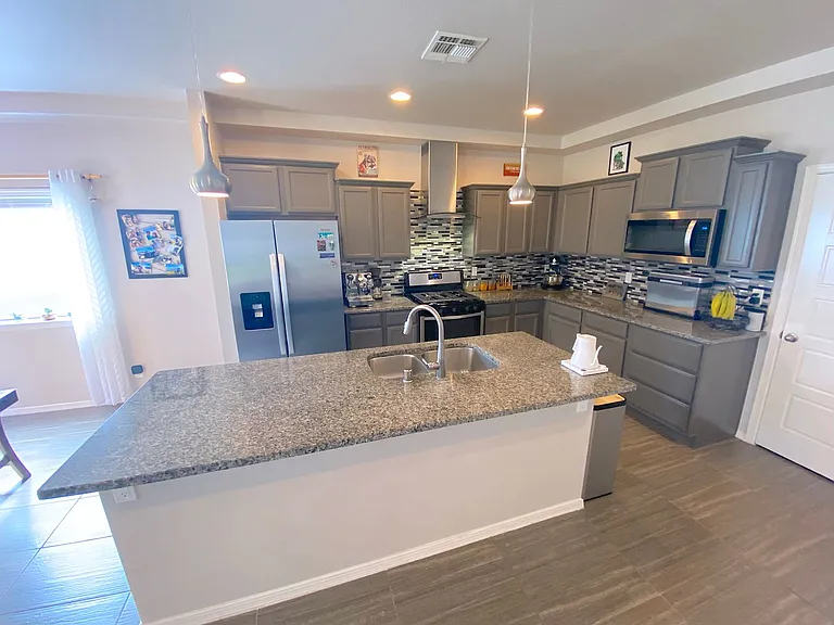 528 Delancey St — Photo 10
