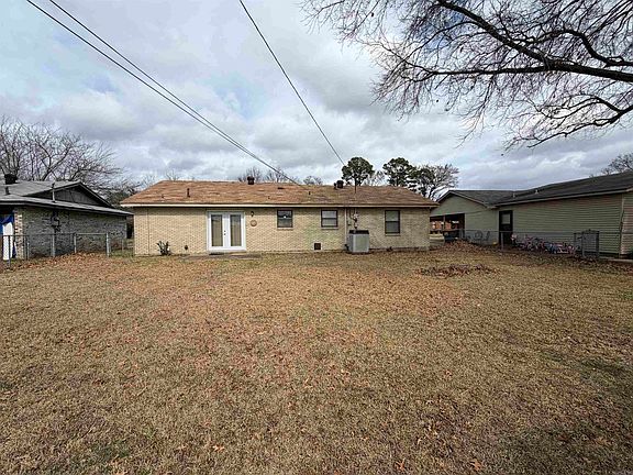 4th image of 2810 Claremont Ave