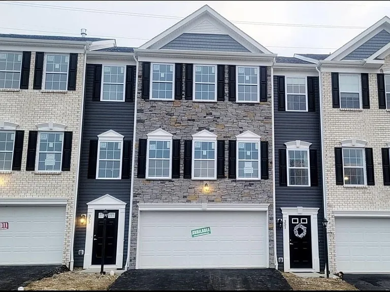 353 Trinity Way — Photo 1