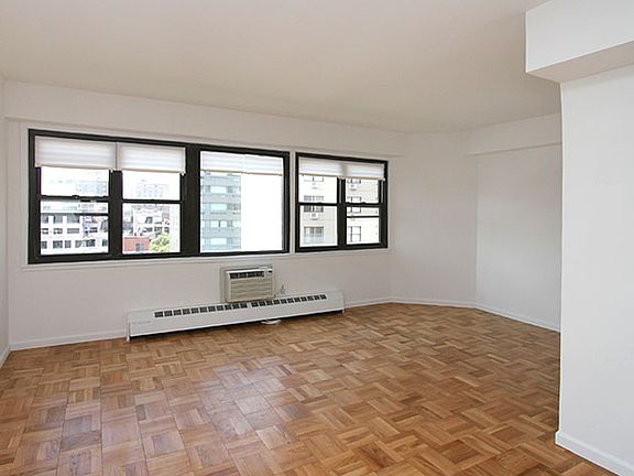3rd image of 210 E 15th St APT 11K