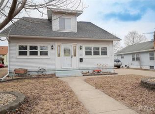 1303 State St, Pekin, IL 61554