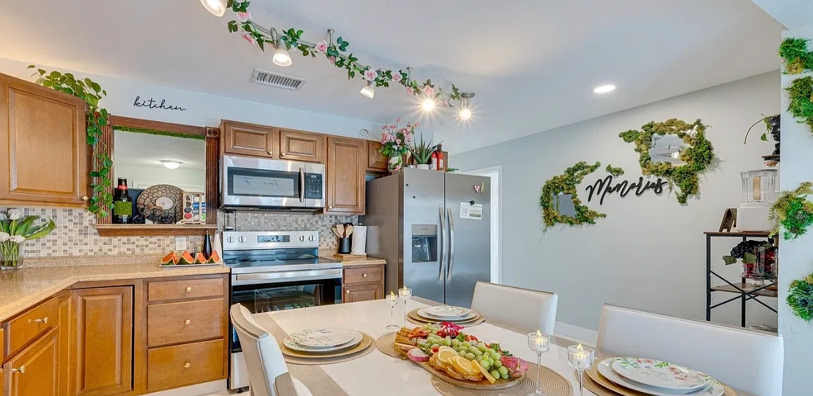 2 bed, 1635 sqft, $2,200 — Photo 4