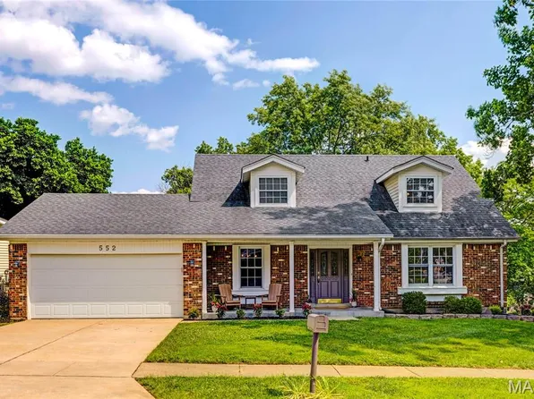 552 Cherry Ridge Ct, Ballwin, MO 63021